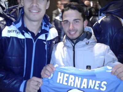 �Uno che me ne ha date tante � Hernanes - evidenzia Poldi - presente per otto anni in Italia e con il quale mi mantengo in contatto nonostante oggi militi nel San Paolo, in Brasile�